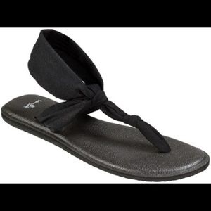 Sanuks sandals